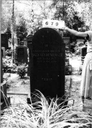 Grabstein 679
