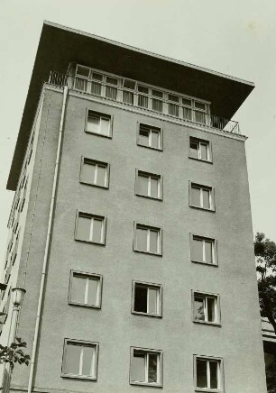 Rangierbahnhof Dresden-Friedrichstadt. Sozialgebäude am Ablaufberg (unweit Flügelweg) : Dresden-Friedrichstadt. Rangierbahnhof Dresden-Friedrichstadt. Sozialgebäude am Ablaufberg (unweit Flügelweg)