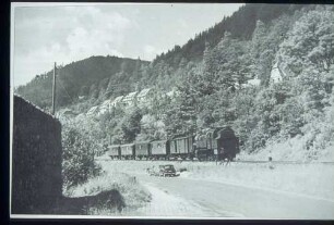 T14 =93 mit einem Personenzug zw. Wildbad und Calmbach