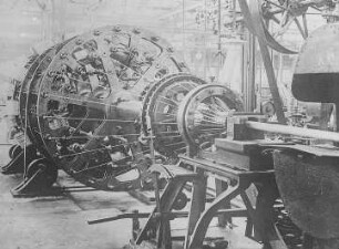 Fabrikation eines Kabels : Technikgeschichte | Physik | Elektrizität | Telegraphie und Telephonie