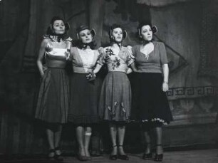 Schwarzer Jahrmarkt: Georgia Lind, Bruni Löbel, Ann Höling, Tatjana Sais