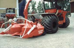 Fotografie: Erntetechnik, Silomais, Maishäcksler angebaut