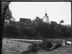 Heddesbach Ortsbild mit der evangelischen Peterskirche Ansicht von Südosten