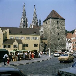 Regensburg. Pfalzturm (Römerturm). Ansicht von Süd-Osten