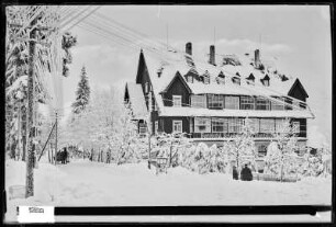 Oberbärenburg im Erzgebirge, Berghotel Friedrichshöhe mit Schnee