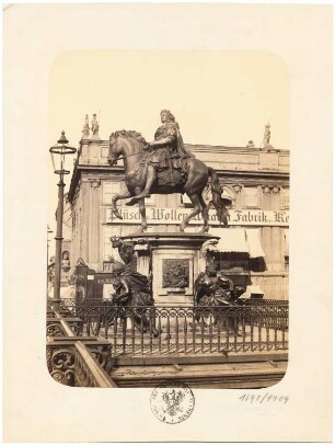 Großer Kurfürst, Berlin: Seitenansicht des Reiterstandbildes (heute Ehrenhof Schloss Charlottenburg)