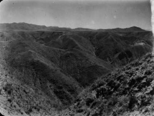 Berglandschaft : Berghänge am Rio Pilcomayo