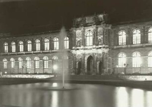 Dresden-Altstadt. Gemäldegalerie (1847-1854). Ansicht über den Zwingerhof