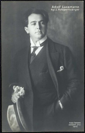 Porträt Adolf Lussmann : Porträt Adolf Lussmann (11.April.1883-1939/1940; Tenor). Fotografie (Weltpostkarte) von Hugo Erfurth. Dresden, 1916