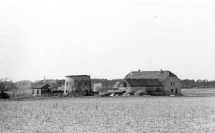 Bernsdorf-Großgrabe. Blick zur Holländermühle und Gehöft