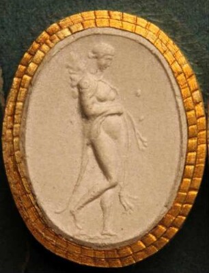 Omphale mit der Löwenhaut bekleidet, trägt die Keule auf der Schulter (Daktyliothek, Supplement)