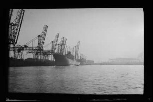 Methan (1957), Komrowski-Reederei.- Reederei Ernst Komrowski, Komrowski Befrachtungskontor KG (GmbH & Co.), Hamburg