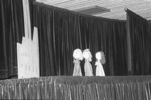 Hanauer Puppentheater von Oskar Feder. Gastspiel in der Grund- und Hauptschule Grünwinkel