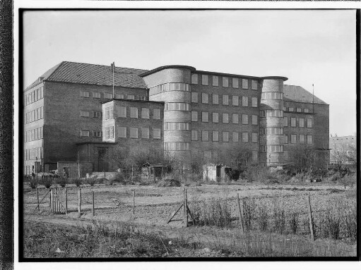 Schule Langenfort (Hamburg-Barmbek): Gesamtansicht Vorderfront : SchumacherWV Nr. 258