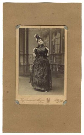 Portrait der Schauspielerin Klara Ziegler