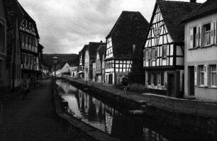 Weißenburg, Wissembourg: Vaubourg de Bitsche, Fachwerkhäuser und Kanal Lauter