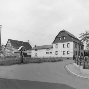 Hadamar, Schulstraße (Niederzeuzheim) 1