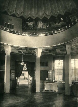 Ausstellungsgebäude, Tanzraum