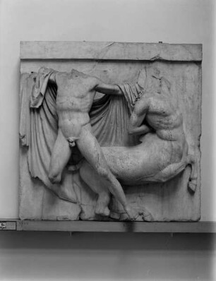 Metope mit Kampfszene zwischen Lapith und Kentaur