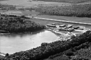 Freiburg: Tierhygienisches Institut, Autobahn, Baggersee