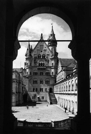 Schwangau-Hohenschwangau. Schloß Neuschwanstein (1869-1899; C. Jank, E. Riedel, G. v. Dollmann). Palas und Ritterhaus