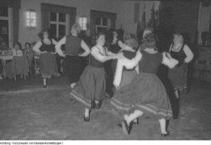 Volkskunst-Laden, Auftritt des Sächsischen Bergsteigerchor "Kurt Schlosser" Dresden, September-Dezember 1956