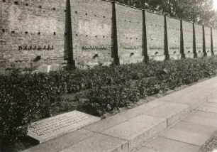 Fürstenberg/Havel. Mahn- und Gedenkstätte Ravensbrück (ehemaliges Frauenkonzentrationslager). Ehemalige Lagermauer
