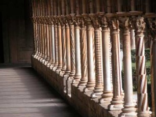 Kreuzgang im Benediktinerkloster Il Chiostro an der Südseite des Domes von Monreale