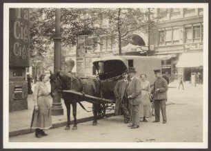 Ansichtskarte Pferdekutsche in der Hollmannstraße, Ecke Lindenstraße