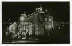 Das Dortmunder Stadttheater bei Nacht