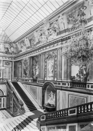 Neues Schloss — Südflügel — Treppenhaus