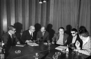 Freiburg: Haus der Jugend; Internationaler Jugendfilmkongress, Pressekonferenz, leitende Personen