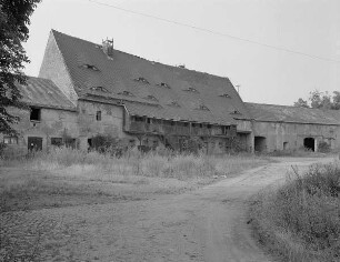 Wirtschaftsgebäude mit Oberlaube : Hirschfelde-Drausendorf. Zittauer Vorwerk. Hofansicht