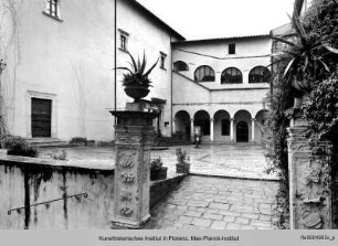 Piazza della Fortezza, Pitigliano