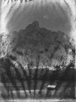 Laudachsee : Blick über den Bergsee in Richtung des Katzensteins