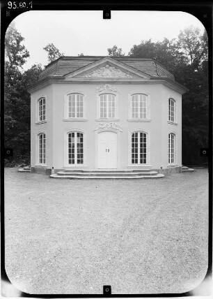 Burgk. Gartenpavillon Sophienlust (1749). Eingangsfront