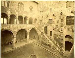 Florenz, Bargello : Innenhof
