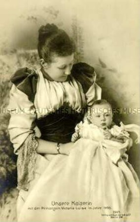Auguste Viktoria mit ihrer Tochter Viktoria Luise