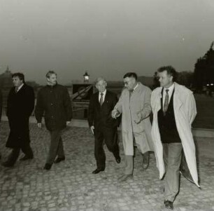 Wagner, Herbert  : Ministerpräsident Prof. Dr. Kurt Biedenkopf und Oberbürgermeister Dr. Herbert Wagner während des Rundganges