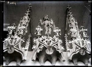 gotische Kirche 1421; Hochaltar-Aufsätze