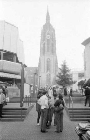 Frankfurt: Domturm, Durchblick auf den Dom