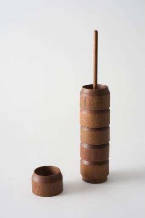 Nr. 4, Nr. 4137 (Werkbundkiste Schöne Dinge aus Holz, Eierbechersatz auf Ständer)