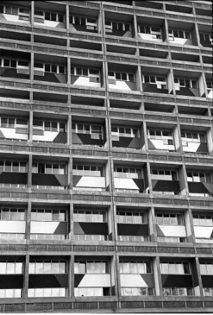Berlin: Le Corbusier-Haus; Ausschnitt Fensterfront