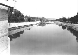 Wehr der Staustufe Schweinfurt/Main