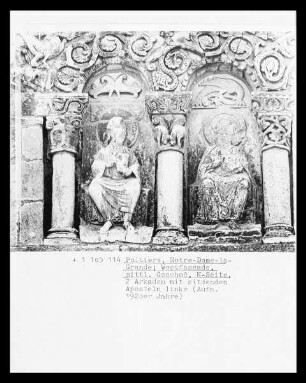 Figurenfries: Apostelfiguren