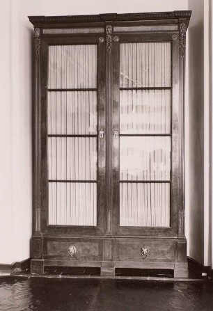 Bücherschrank
