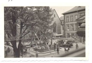 Donopbrunnen. Detmold, Marktplatz. Wiederaufstellung der Nymphe auf den Donopbrunnen. Sammlung Gudrun Frost
