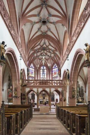 Katholische Pfarrkirche Sankt Dionysius und Valentinus — Langhaus