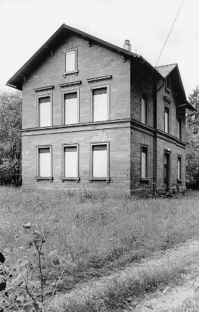 Bahnhof Krähberg; Oberzent, Am Tunnel 1