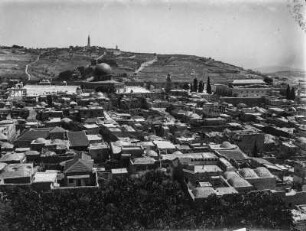 Jerusalem : Blick über Jerusalem und den Felsendom mit Kuppeldach. Im Hintergrund erhebt sich der Ölberg.